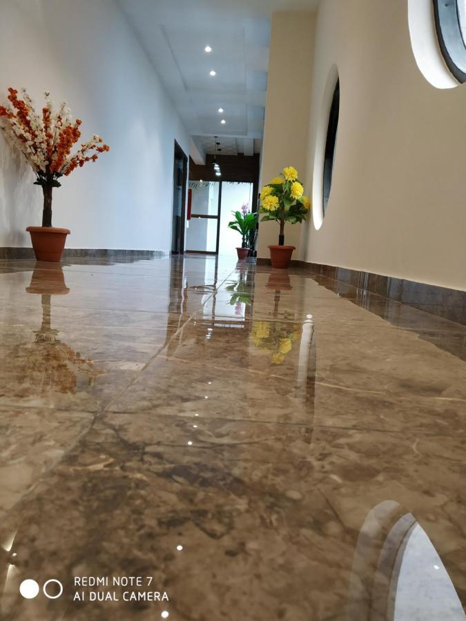 Hotel Krishna Palace Anand Exterior photo